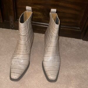 COPY - Ganni animal print Western Boots